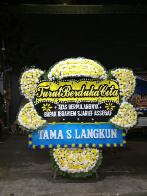 Papan Bunga Duka di Julang
