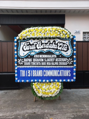 Papan Bunga Duka di Julang